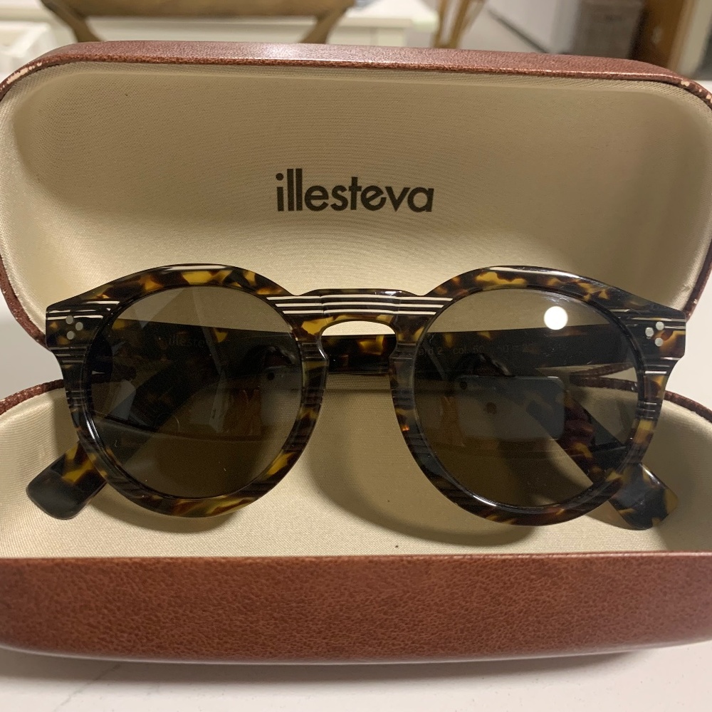 Illesteva Leonard II tortoise sunglasses
